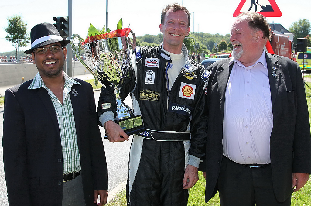 Marc Perera, HKH Prins Joachim og Flemming Knudsen ved 2010-udgaven af Classic Race Aarhus
(Foto: Mogens Olofsen)